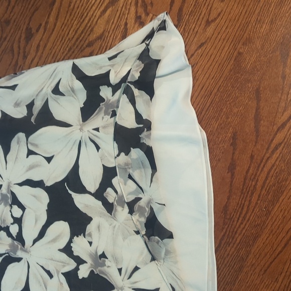 Banana Republic Tropical Skirt 100% Silk Black and Ecru Knee Length A-line Sz 12 - Picture 4 of 7
